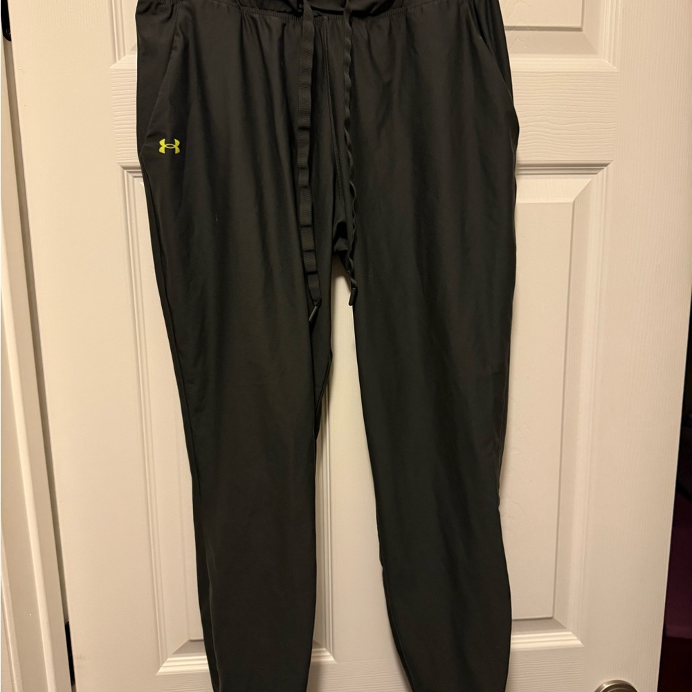 Under Armour women green Pants